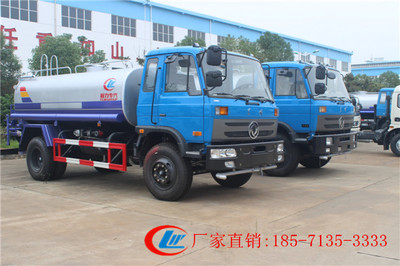 東風(fēng)145多功能灑水車 國(guó)四排放標(biāo)準(zhǔn)下的高效消防與清潔解決方案